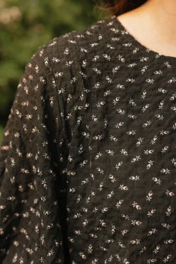 Dongguan Huoyoung Apparel Co Adrianne Top-Black Floral Best