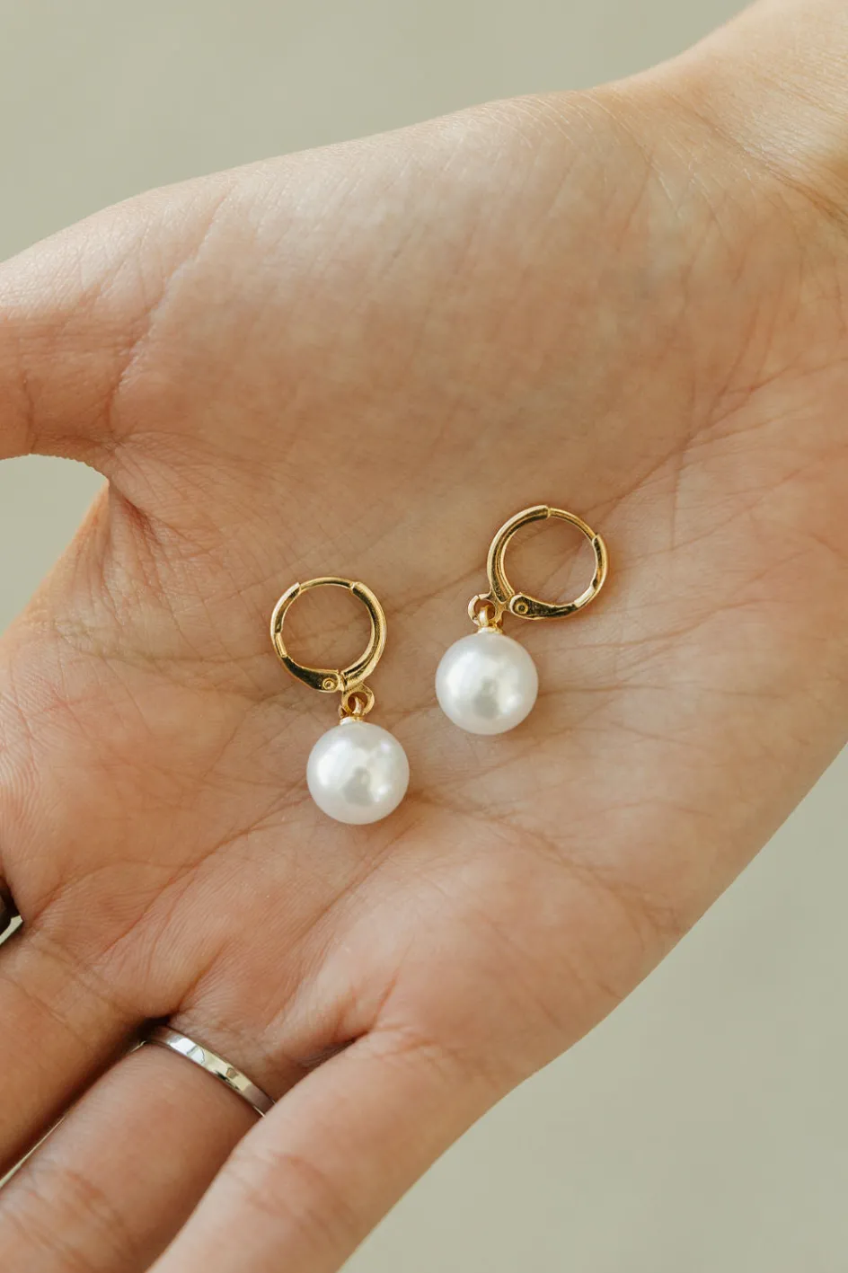 Ali Express Parissa Pearl Hoop Earrings- Gold Sale