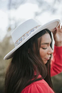 Ellison Positive Energy Hat-Off White Sale